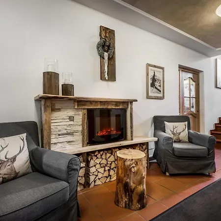 Manuela Aparthotel La Villa (Trentino Alto Adige)